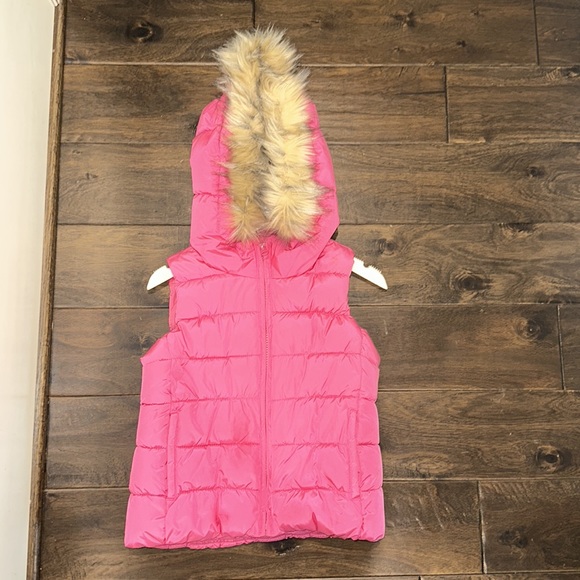 Gap Kids winter fur vest, 6/7 size small, brand new! - Picture 2 of 5